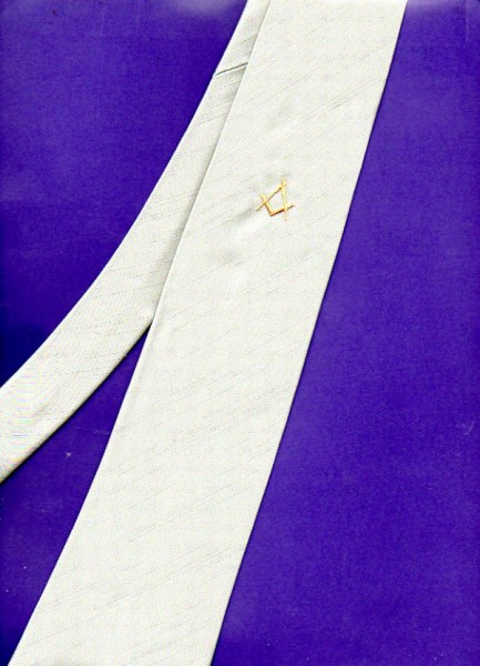 Cravate Grise-Argenté avec Equerre & Compas